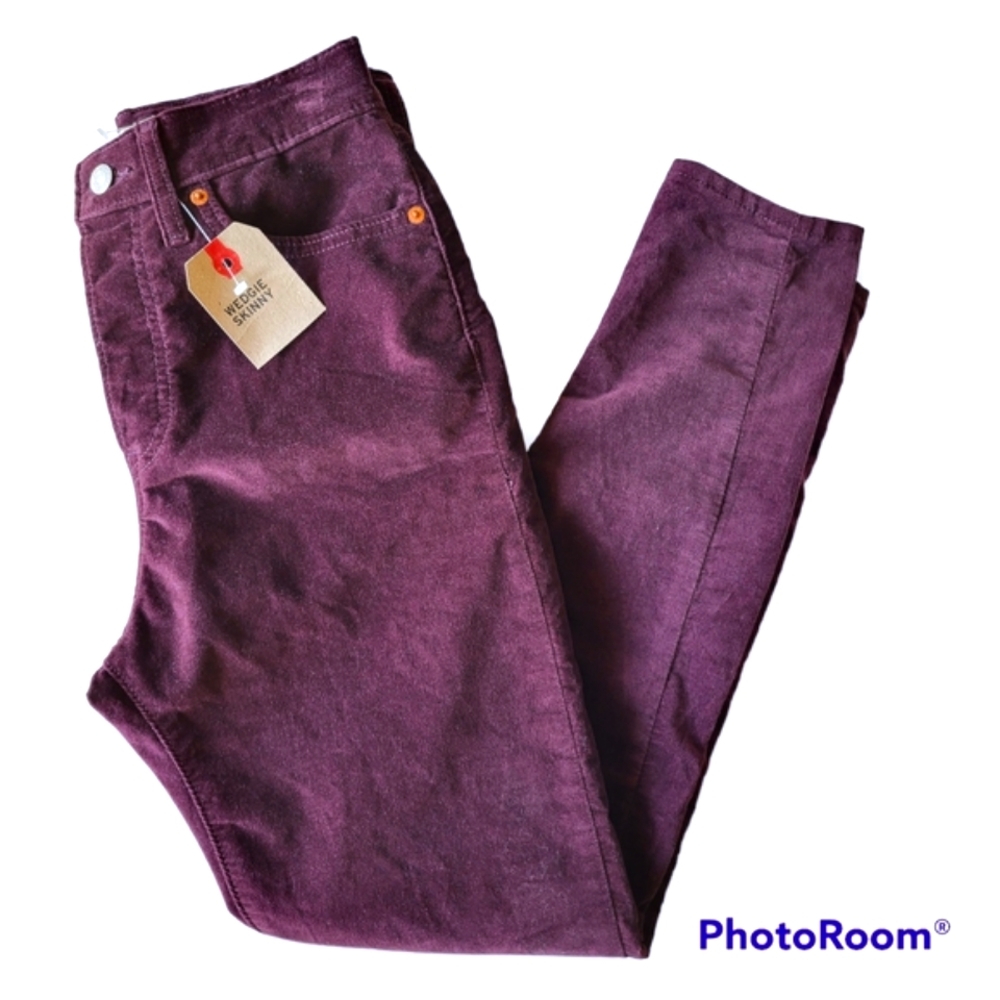 NWT LEVI'S high rise Velvet wedgie skinny pants size 4/27 Plum
